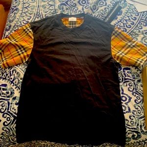 I’m selling this because it’s just sitting around never worn